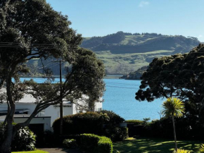 Studio with a View, Raglan